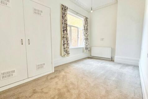 Clapham Road, Bedford, MK41 photo 3