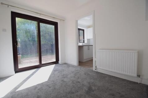 Naylor Avenue, Kempston, Bedford photo 4