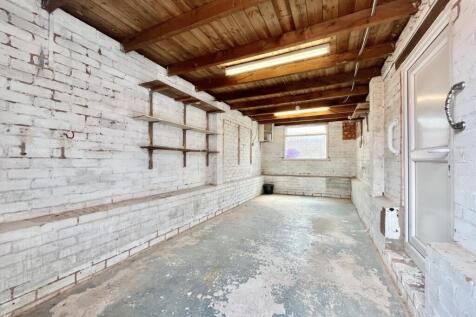 DETACHED GARAGE