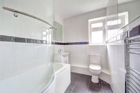 Bathroom (Small).jpg