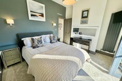 PHOTO-2025-04-07-20-10-49 (4).jpg