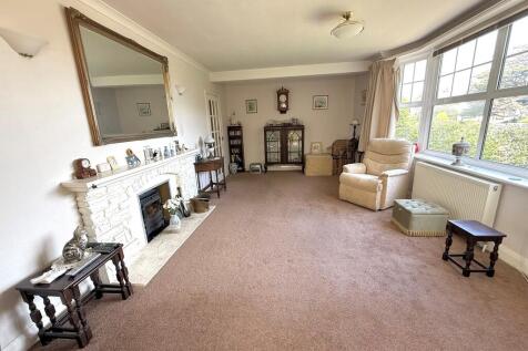 72 Sea Lane Loung...