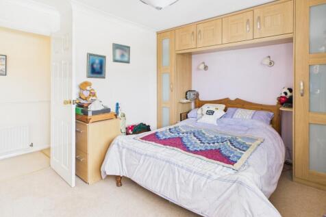 CAM02519G0-PR0326-STILL005