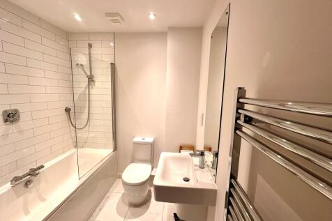 Lon Y Dderwen, Conwy, LL32 8AR photo 4