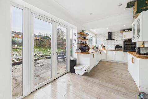 CAM03111G0-PR0425...