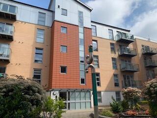 QUEEN MARY AVE E18