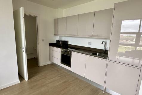 Central Milton Keynes photo 3