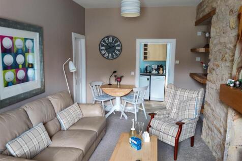 Living Room 1.jpg