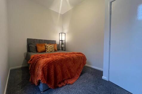 Dressed Bedroom.,.jpg
