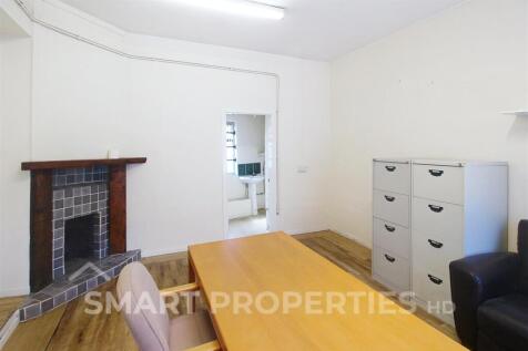 Commercial Property to rent Image 4