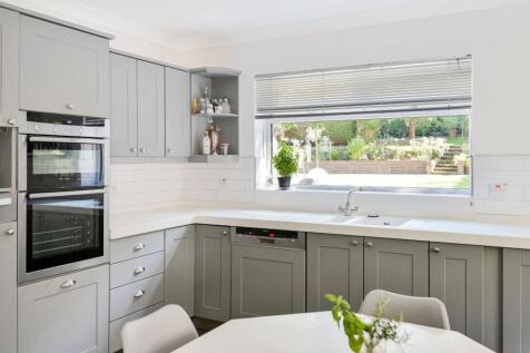 OLD OAK AVENUE (18).jpg