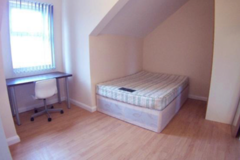 Hessle Street, Leeds, West Yorkshire, LS6 photo 4