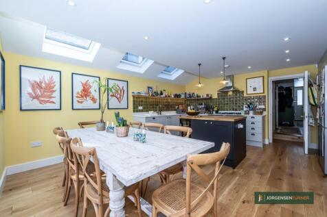 Ethelden Road, Shepherds Bush,W12 photo 4