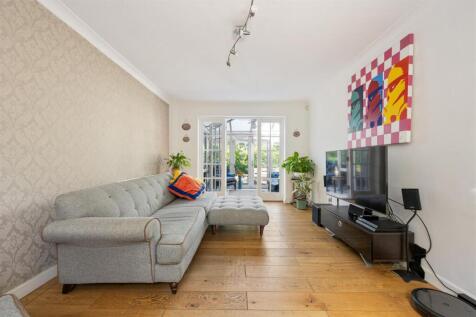 Meadow Close, E4