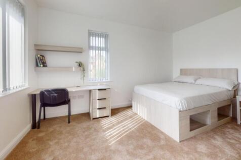 Holt Drive, Loughborough photo 3