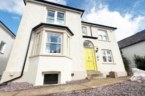 5/6 Bedroom Detached Family Home - Option for Gra
