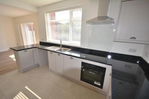 Kitchen #.JPG