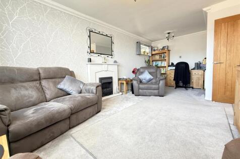 L SHAPED SITTING ROOM