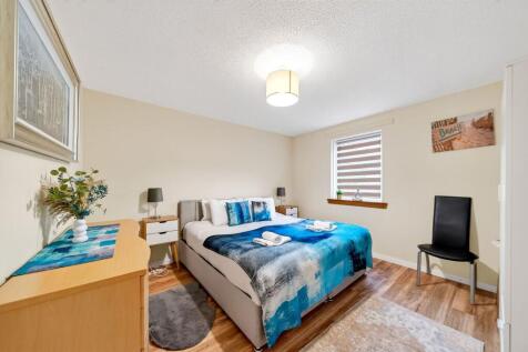 Principal bedroom