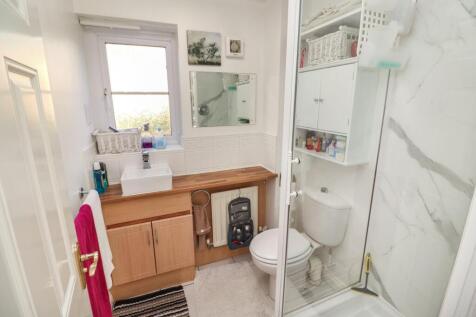 En-Suite Shower Room / WC