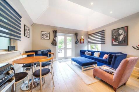 Kitchen/Lounge