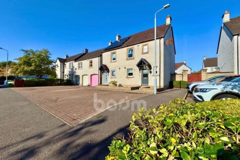 Kirklands, Renfrew three bedroom end terraced home