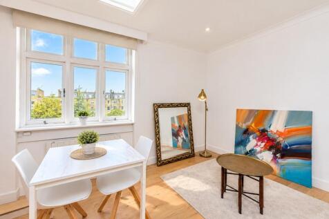 bright scandinavian inerior dining area nook.jpg