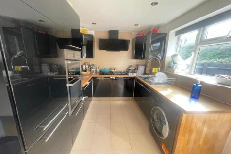 Modern fitted kitche