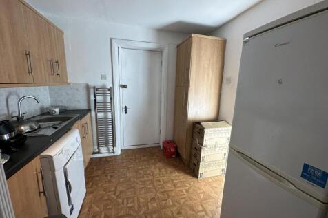 Brook Road, Fallowfield, £148pppw photo 5