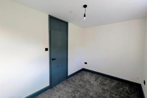 WhatsApp Image 2025-11-21 at 15.22.45_f9d5021e.jpg