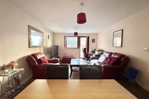 Lounge/Dining