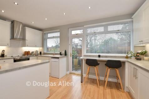 Kitchen/Breakfast Area