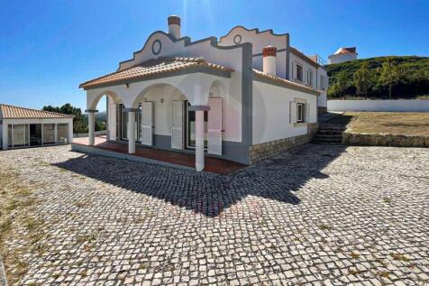 Villa in Serra do Bouro