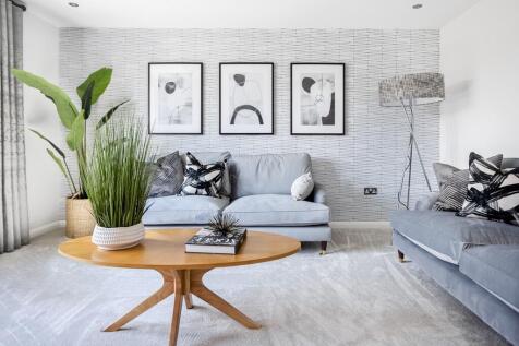 Plenty of space for two sofas in the lounge