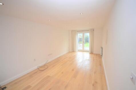 Ashby Wood Drive, Upton, Northampton, NN5 photo 3