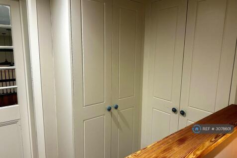 Dressing Room - Built In Wardrobes