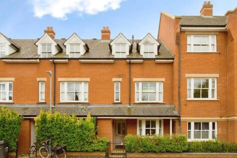 4-bed house on Ravensworth Gardens, Cambridge, Cambridgeshire, CB1, £2,500/mo
