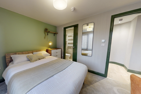 Studio house on Warburg Crescent, £1,075/mo
