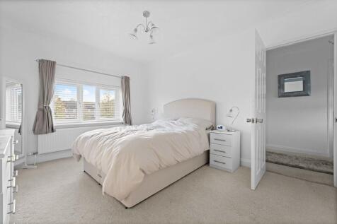 7 Lincoln Road, B...