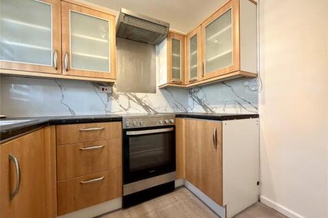 Lomond Close, Sparcells, Swindon, Wiltshire, SN5 photo 4