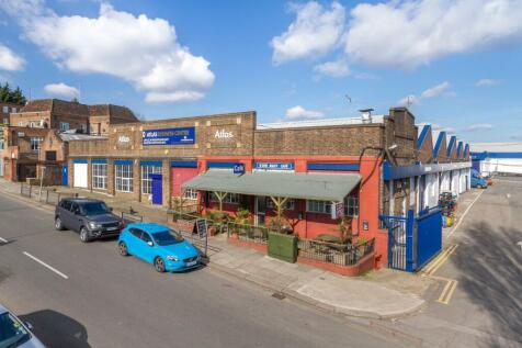 estate-1524668929961