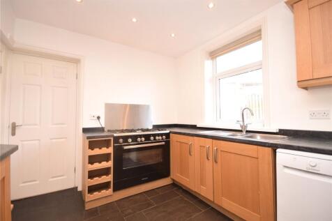Carr Manor Parade, Leeds, West Yorkshire photo 4