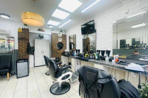 Cricklewood Lane, London, NW2 1HD photo 4