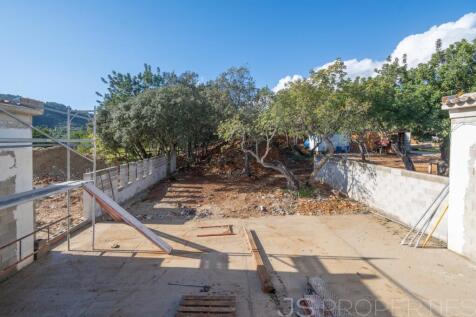 NEWLY BUILT MODERN VILLA IN UNIQUE LOCATION OF SELVA 