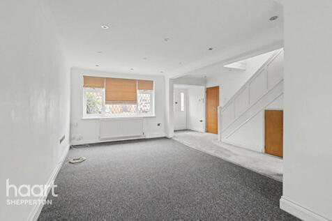 Walnut Tree Road, SHEPPERTON photo 4