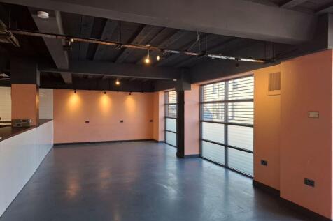 Retail Property (high street) to rent Image 3