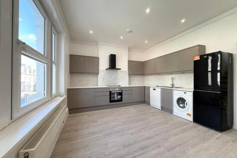 Kitchen / Reception