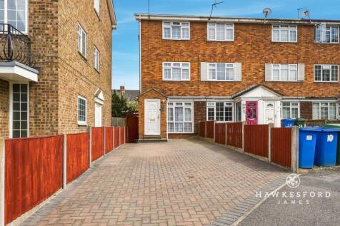 Periwinkle Close, Sittingbourne - Front
