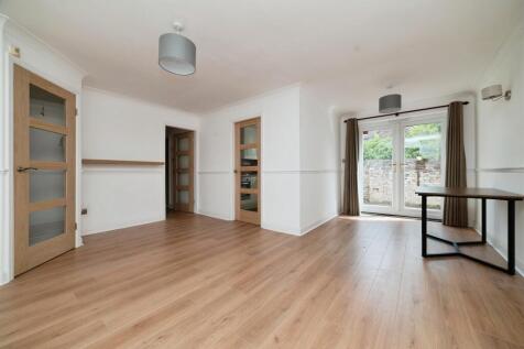 Sitting/Dining Room