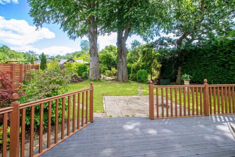 Decking &amp; Rear Garden